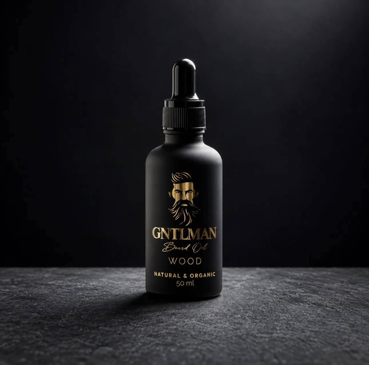 Produktfotografering av GNTLMAN skäggolja mot mörk bakgrund