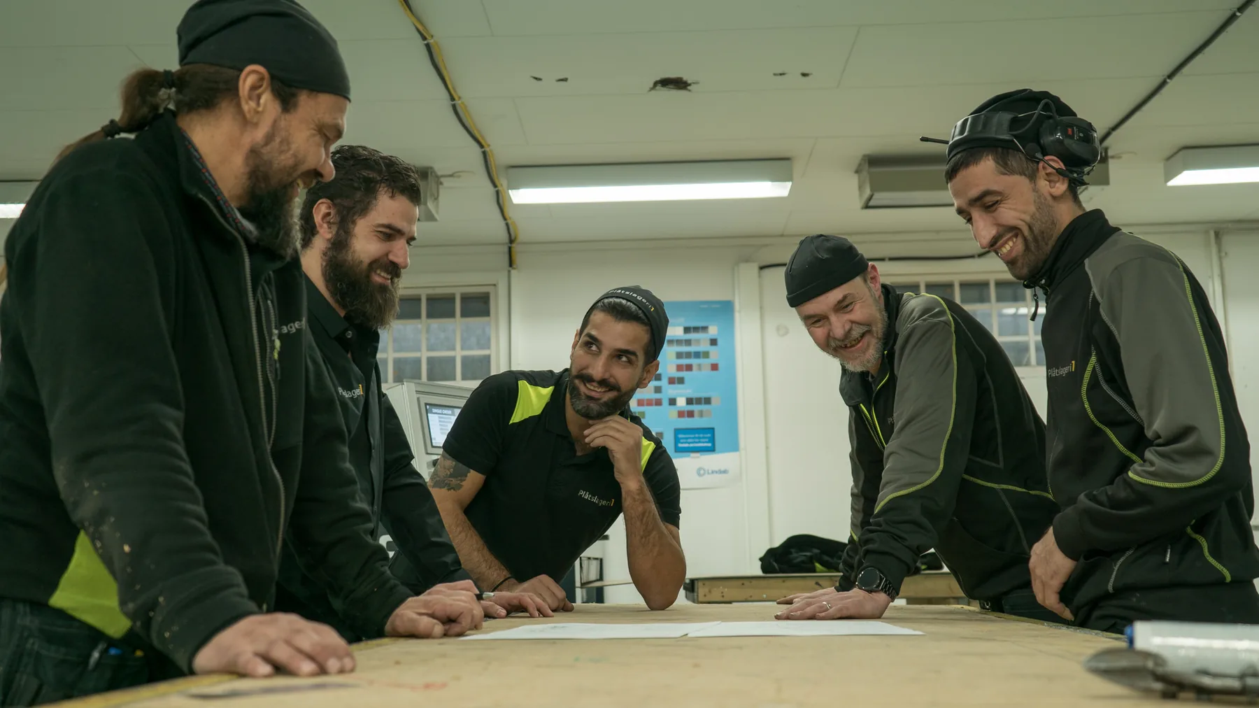 Team som planerar arbetet tillsammans